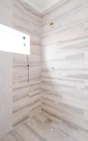 Casa à venda com 115m², 3 quartos e 2 vagasSuíte