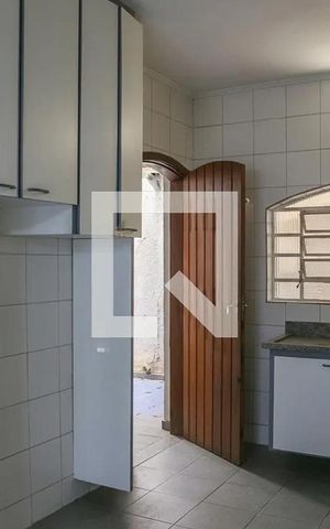 Casa à venda com 180m², 3 quartos e 3 vagas Casa à venda com 180m², 3 quartos e 3 vagasCozinha