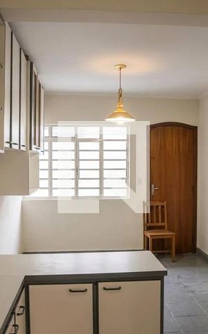 Casa à venda com 180m², 3 quartos e 3 vagas Casa à venda com 180m², 3 quartos e 3 vagasCozinha