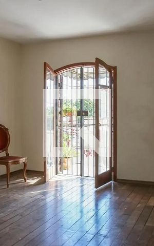 Casa à venda com 180m², 3 quartos e 3 vagas Casa à venda com 180m², 3 quartos e 3 vagasQuarto 1