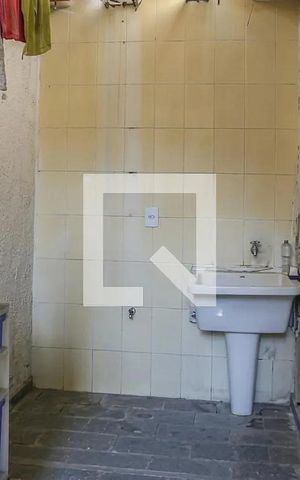 Casa à venda com 180m², 3 quartos e 3 vagas Casa à venda com 180m², 3 quartos e 3 vagasÁrea de serviço