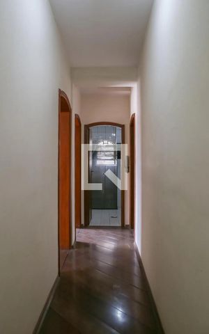 Casa à venda com 180m², 3 quartos e 3 vagas Casa à venda com 180m², 3 quartos e 3 vagasCorredor