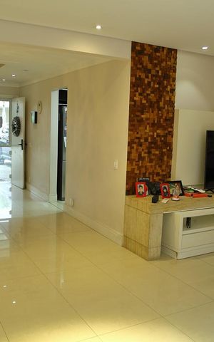 Casa de condomínio para alugar com 250m², 4 quartos e 4 vagasSala