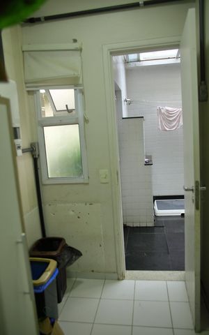 Casa de condomínio para alugar com 250m², 4 quartos e 4 vagasQuarto de Serviço