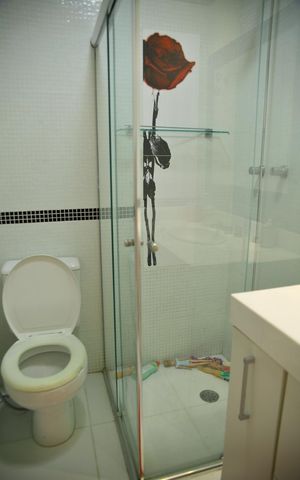 Casa de condomínio para alugar com 250m², 4 quartos e 4 vagasBanheiro Suíte 2 