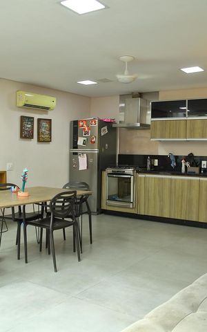 Casa de condomínio para alugar com 250m², 4 quartos e 4 vagasÁrea gourmet /Quintal 