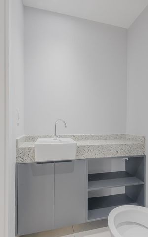 Studio para alugar com 35m², 1 quarto e sem vaga Studio para alugar com 35m², 1 quarto e sem vagaBanheiro