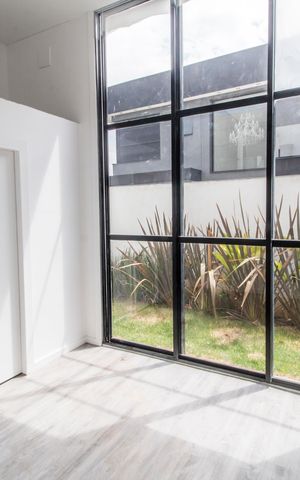 Casa de condomínio à venda com 370m², 4 quartos e 6 vagas Casa de condomínio à venda com 370m², 4 quartos e 6 vagasSuíte 3