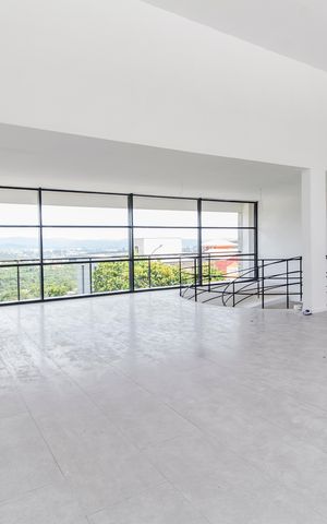 Casa de condomínio à venda com 370m², 4 quartos e 6 vagas Casa de condomínio à venda com 370m², 4 quartos e 6 vagasSala