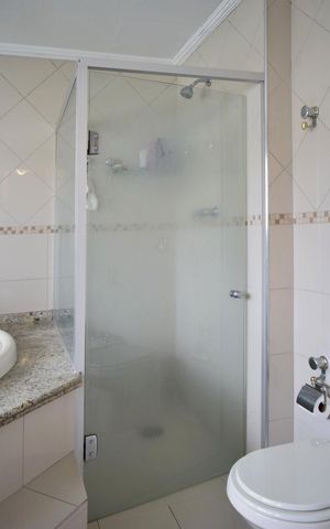 Apartamento à venda com 267m², 4 quartos e 4 vagasBanheiro Suíte Principal