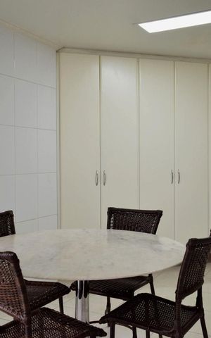 Apartamento à venda com 267m², 4 quartos e 4 vagasCozinha