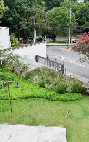 Apartamento à venda com 267m², 4 quartos e 4 vagasVista