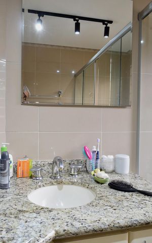 Apartamento à venda com 267m², 4 quartos e 4 vagasBanheiro social
