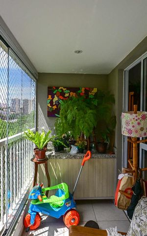Apartamento à venda com 75m², 2 quartos e 2 vagasVaranda