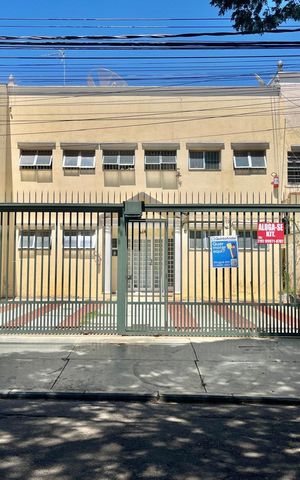 Studio para alugar com 20m², 1 quarto e sem vagaFachada + Placa