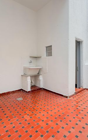 Casa à venda com 90m², 2 quartos e sem vaga Casa à venda com 90m², 2 quartos e sem vagaQuintal e Área de Serviço