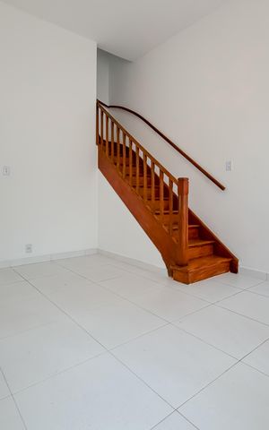 Casa à venda com 90m², 2 quartos e sem vaga Casa à venda com 90m², 2 quartos e sem vagaSala