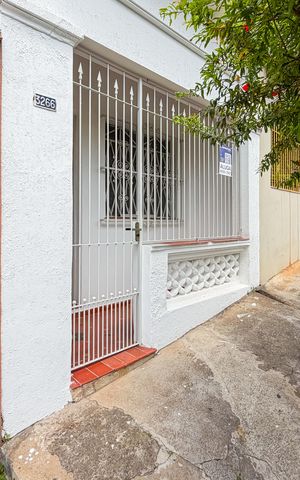 Casa à venda com 90m², 2 quartos e sem vaga Casa à venda com 90m², 2 quartos e sem vagaFachada
