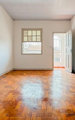 Casa à venda com 90m², 2 quartos e sem vaga Casa à venda com 90m², 2 quartos e sem vagaQuarto 1