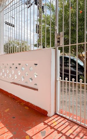 Casa à venda com 90m², 2 quartos e sem vaga Casa à venda com 90m², 2 quartos e sem vagaVaranda da Sala
