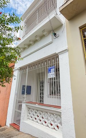 Casa à venda com 90m², 2 quartos e sem vaga Casa à venda com 90m², 2 quartos e sem vagaFachada