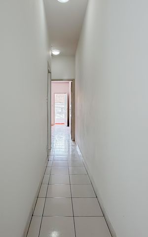Casa à venda com 90m², 2 quartos e sem vaga Casa à venda com 90m², 2 quartos e sem vagaCorredor