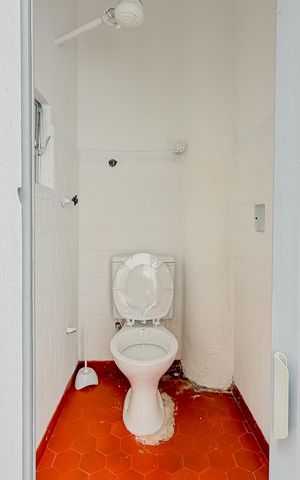 Casa à venda com 90m², 2 quartos e sem vaga Casa à venda com 90m², 2 quartos e sem vagaBanheiro Térreo