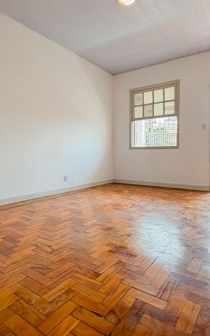 Casa à venda com 90m², 2 quartos e sem vaga Casa à venda com 90m², 2 quartos e sem vagaQuarto 1
