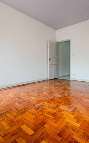 Casa à venda com 90m², 2 quartos e sem vaga Casa à venda com 90m², 2 quartos e sem vagaQuarto 1