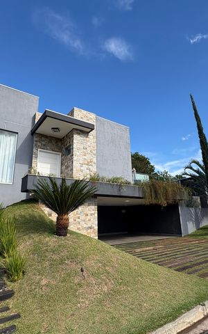 Casa de condomínio para alugar com 362m², 4 quartos e 3 vagasFachada