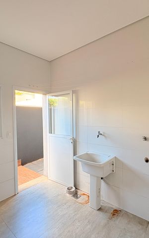 Casa de condomínio para alugar com 362m², 4 quartos e 3 vagasÁrea de Serviço