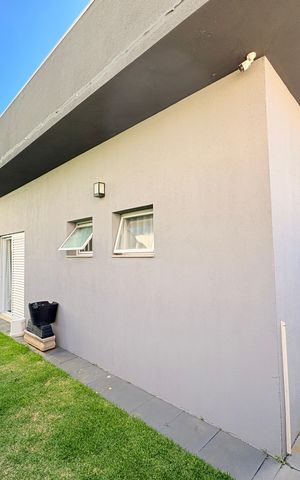 Casa de condomínio para alugar com 362m², 4 quartos e 3 vagasQuintal
