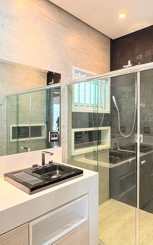 Casa de condomínio para alugar com 362m², 4 quartos e 3 vagasBanheiro da Suíte Master