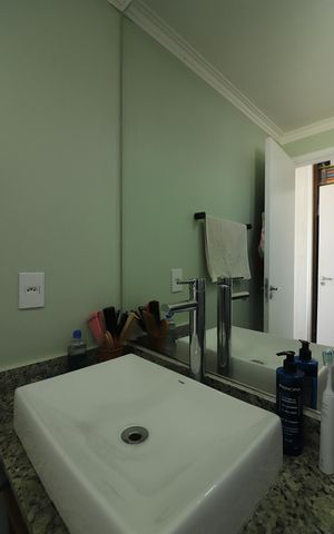 Apartamento à venda com 80m², 3 quartos e 2 vagasQuarto 1 - Suíte Banheiro