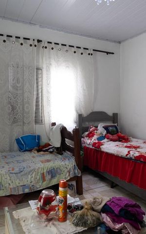 Casa à venda com 70m², 1 quarto e 2 vagas Casa à venda com 70m², 1 quarto e 2 vagasSala