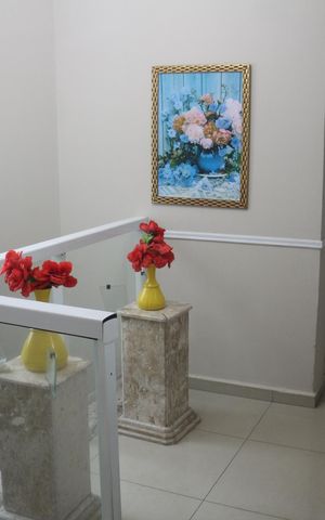 Casa à venda com 200m², 4 quartos e 4 vagasEscada