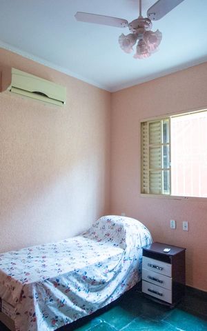 Casa para alugar com 380m², 3 quartos e 6 vagas Casa para alugar com 380m², 3 quartos e 6 vagasQuarto 2