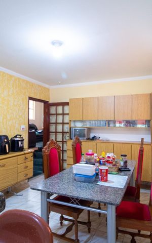 Casa para alugar com 380m², 3 quartos e 6 vagas Casa para alugar com 380m², 3 quartos e 6 vagasCozinha
