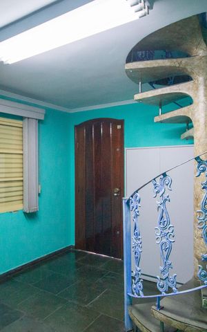 Casa para alugar com 380m², 3 quartos e 6 vagas Casa para alugar com 380m², 3 quartos e 6 vagasEscritório 2