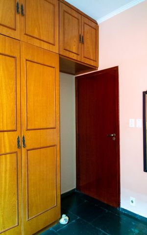 Casa para alugar com 380m², 3 quartos e 6 vagas Casa para alugar com 380m², 3 quartos e 6 vagasQuarto 2