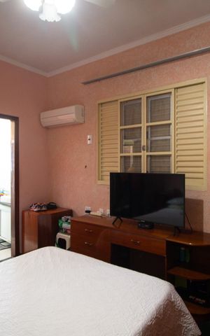 Casa para alugar com 380m², 3 quartos e 6 vagas Casa para alugar com 380m², 3 quartos e 6 vagasSuíte