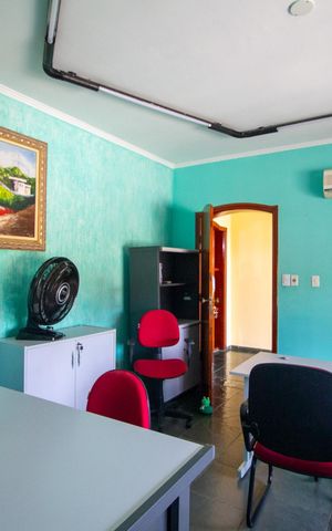 Casa para alugar com 380m², 3 quartos e 6 vagas Casa para alugar com 380m², 3 quartos e 6 vagasEscritório 2