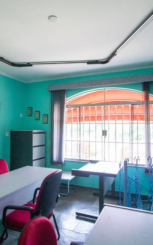 Casa para alugar com 380m², 3 quartos e 6 vagas Casa para alugar com 380m², 3 quartos e 6 vagasEscritório