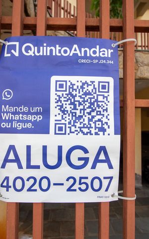 Casa para alugar com 380m², 3 quartos e 6 vagas Casa para alugar com 380m², 3 quartos e 6 vagasFachada