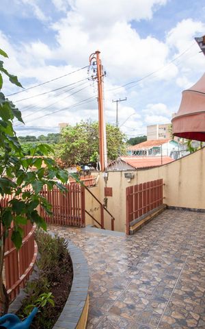 Casa para alugar com 380m², 3 quartos e 6 vagas Casa para alugar com 380m², 3 quartos e 6 vagasVaranda Frente