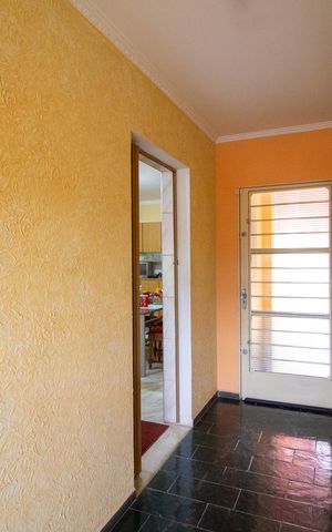 Casa para alugar com 380m², 3 quartos e 6 vagas Casa para alugar com 380m², 3 quartos e 6 vagasCorredor