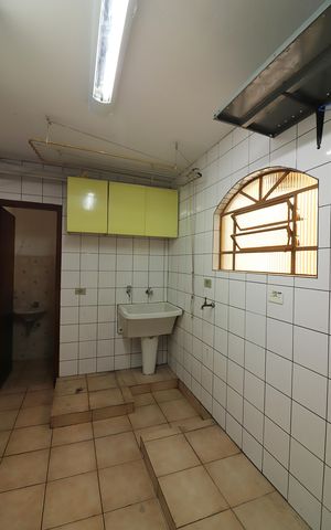 Casa à venda com 156m², 3 quartos e 2 vagasÁrea de Serviço