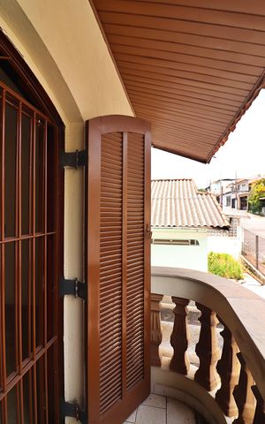 Casa à venda com 156m², 3 quartos e 2 vagasQuarto 1 Sacada 
