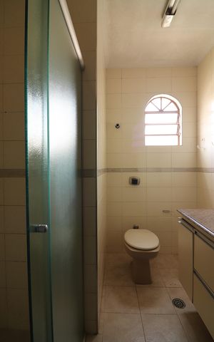 Casa à venda com 156m², 3 quartos e 2 vagasBanheiro Social