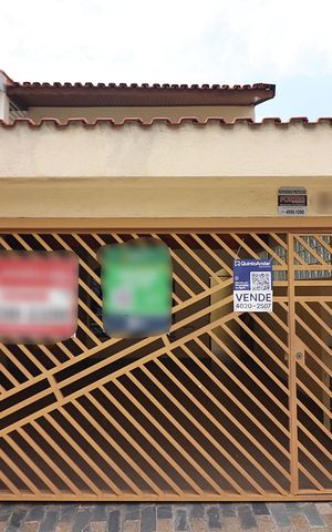 Casa à venda com 156m², 3 quartos e 2 vagasFachada 
